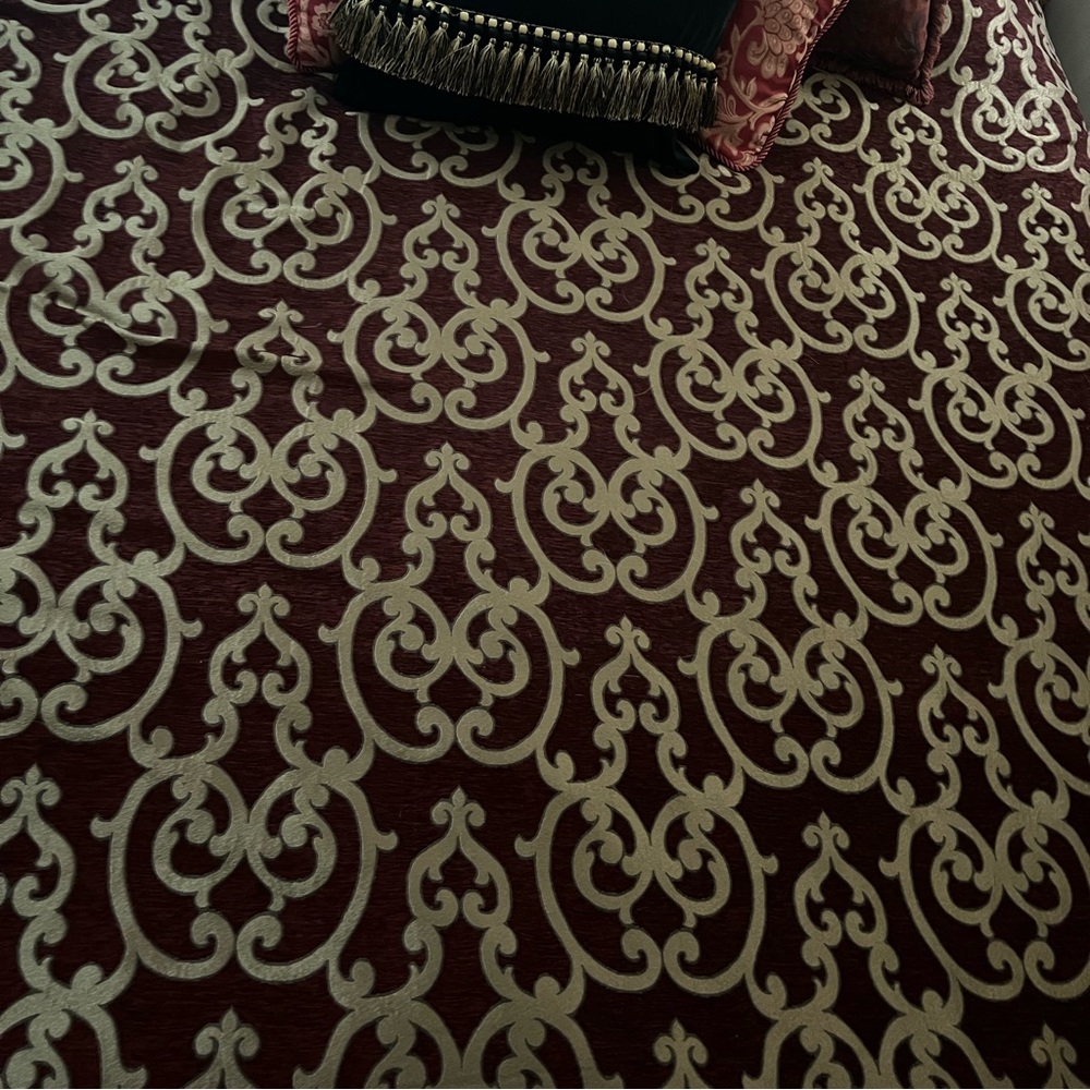 Queen size comforter set - Picture 2 of 8